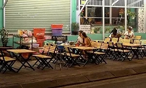 Còn 150 triệu cuối cùng, cứu vãn quán nhậu hay dành ăn Tết? Còn 150 triệu cuối cùng, cứu vãn quán nhậu hay dành ăn Tết?