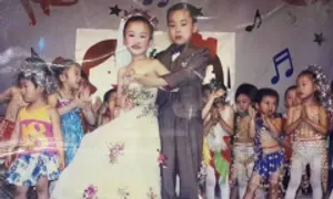 Thành vợ chồng sau 20 năm kết hôn giả ở trường mẫu giáo Thành vợ chồng sau 20 năm kết hôn giả ở trường mẫu giáo