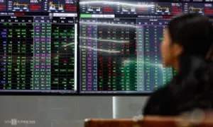 Chứng khoán lấy lại sắc xanh những phút cuối Chứng khoán lấy lại sắc xanh những phút cuối