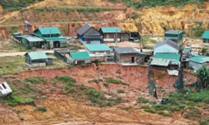 Sạt lở đe dọa khu tái định cư ở Lâm Đồng Sạt lở đe dọa khu tái định cư ở Lâm Đồng