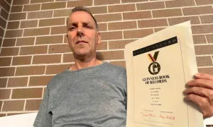 Nỗi khổ của người đàn ông tên dài 6 trang giấy Nỗi khổ của người đàn ông tên dài 6 trang giấy